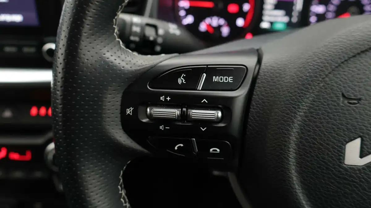 2022-kia-stonic-10-t-gdi-connect-dct-big-23