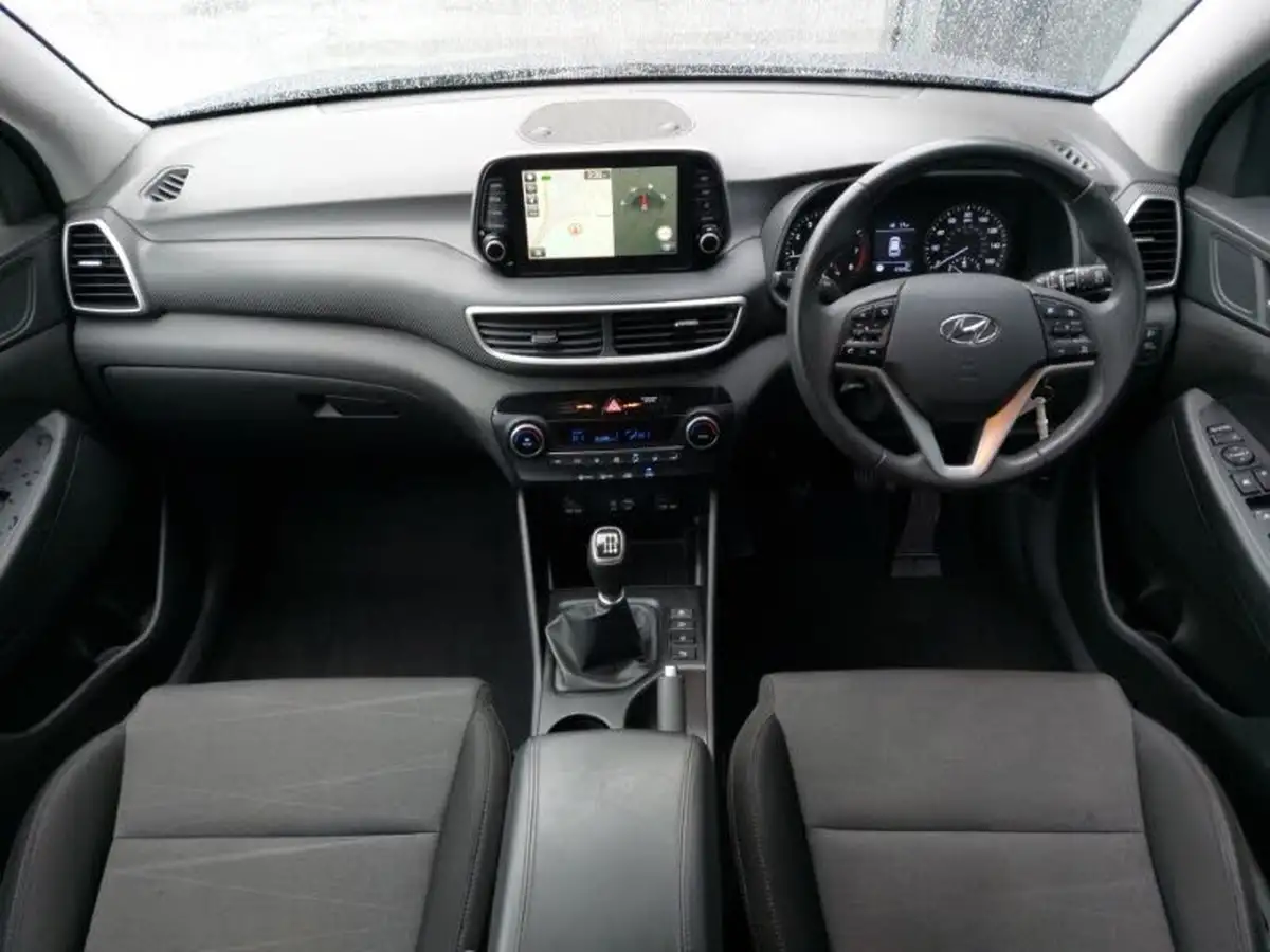 2019-hyundai-tucson-16-gdi-se-nav-big-2