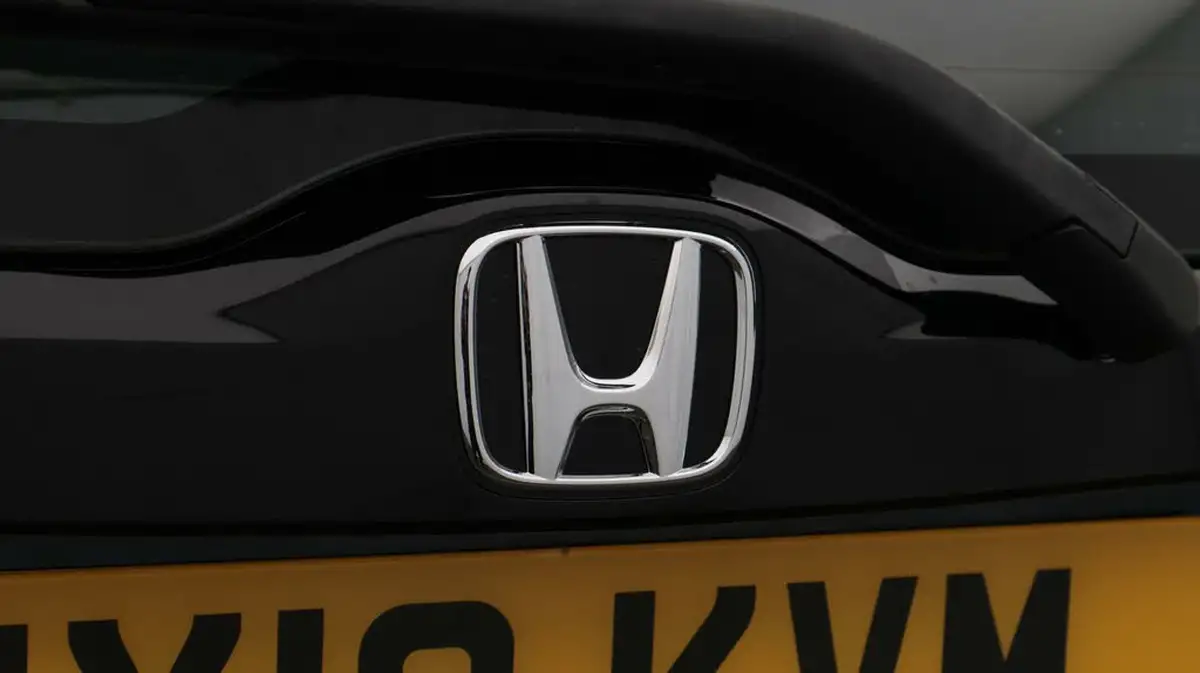 2019-honda-jazz-13-i-vtec-s-big-21