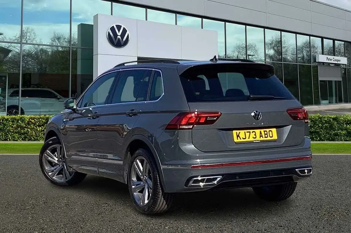 2024-volkswagen-tiguan-15-tsi-r-line-edition-big-2
