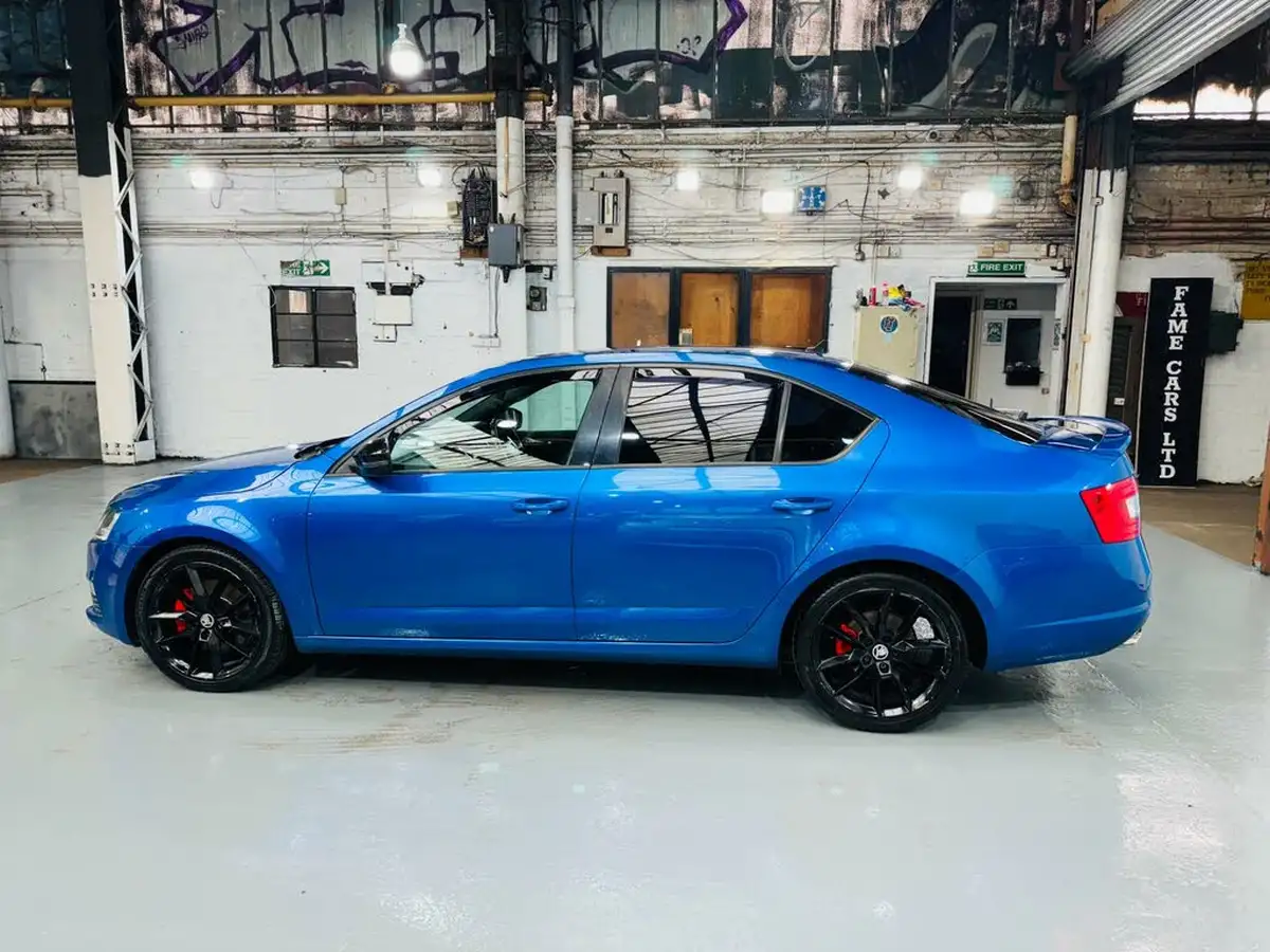 2017-skoda-octavia-20tdi-vrs-hatchback-dsg-big-7
