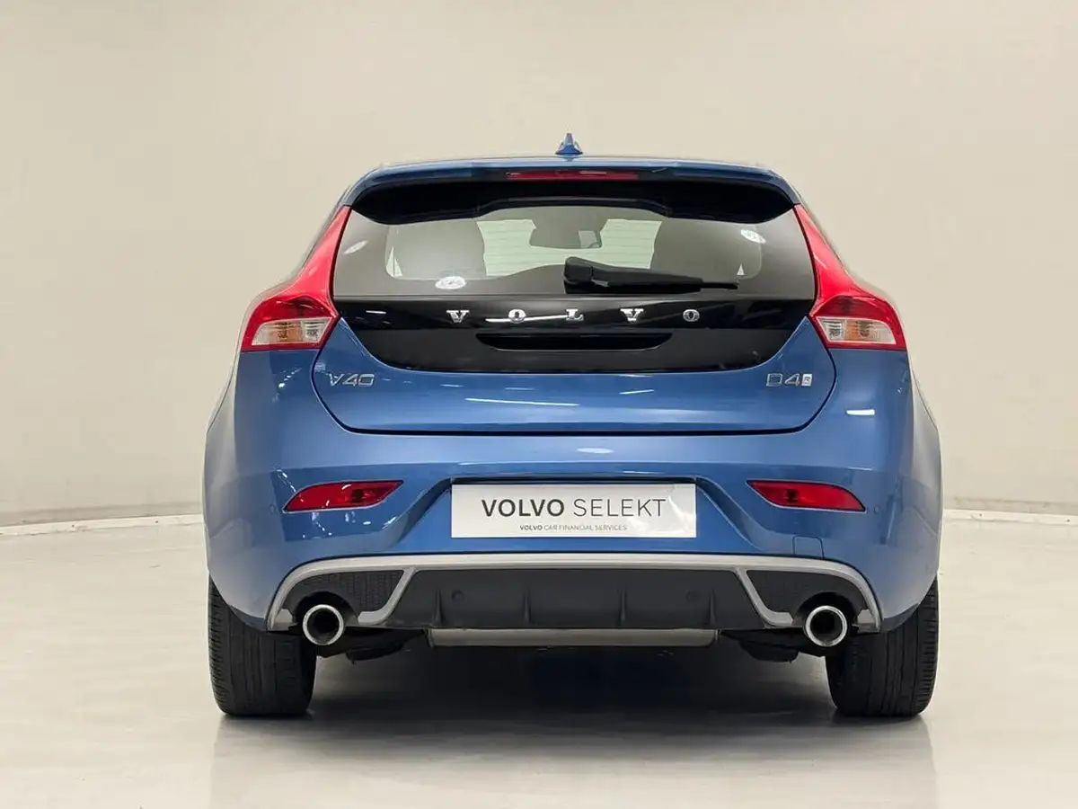 2017-volvo-v40-20td-d4-r-design-nav-plus-big-6
