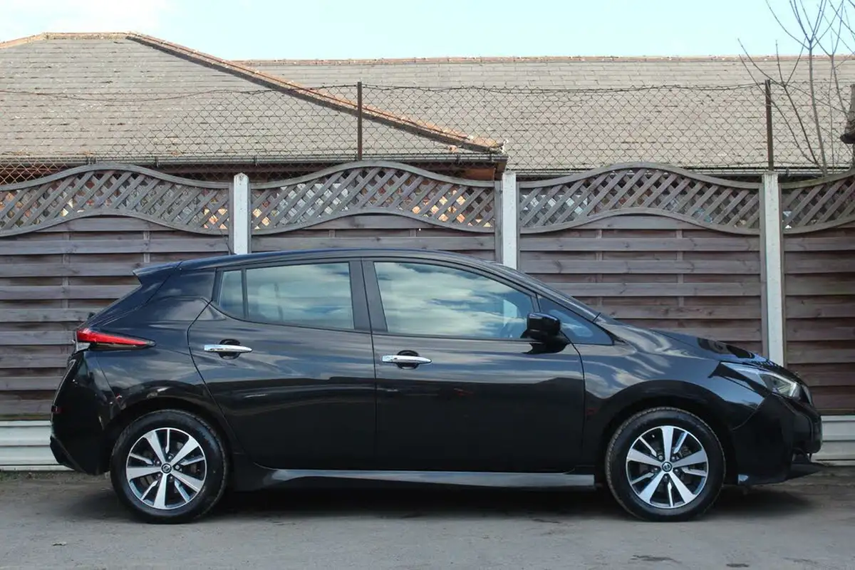 2021-nissan-leaf-e-acenta-big-6
