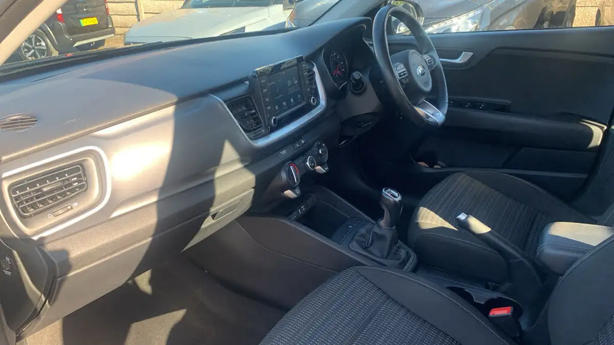 2018-kia-stonic-16crdi-2-big-11