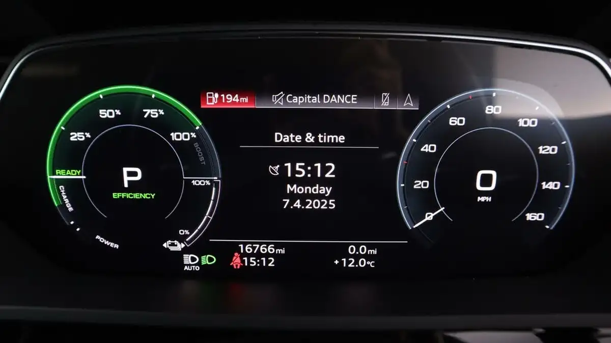 2021-audi-e-tron-55e-s-line-sportback-big-10
