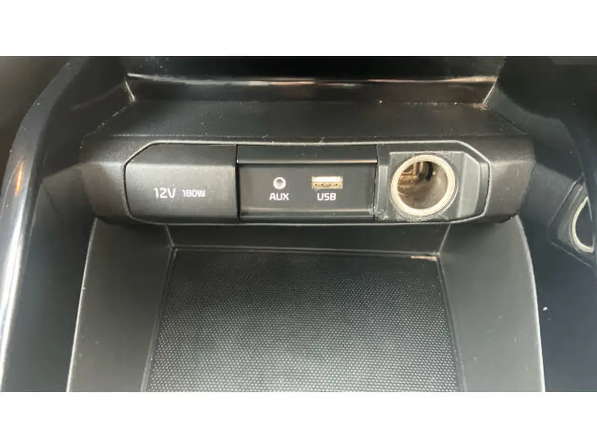 2020-kia-stonic-10-t-gdi-4-dct-big-26