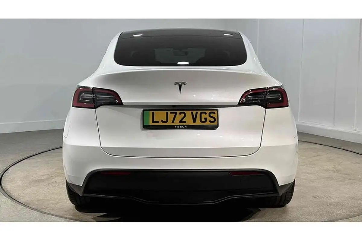 2023-tesla-model-y-e-rwd-big-7