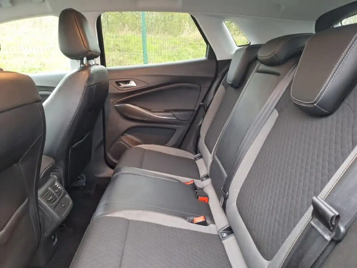 2020-vauxhall-grandland-x-12-sri-nav-big-5