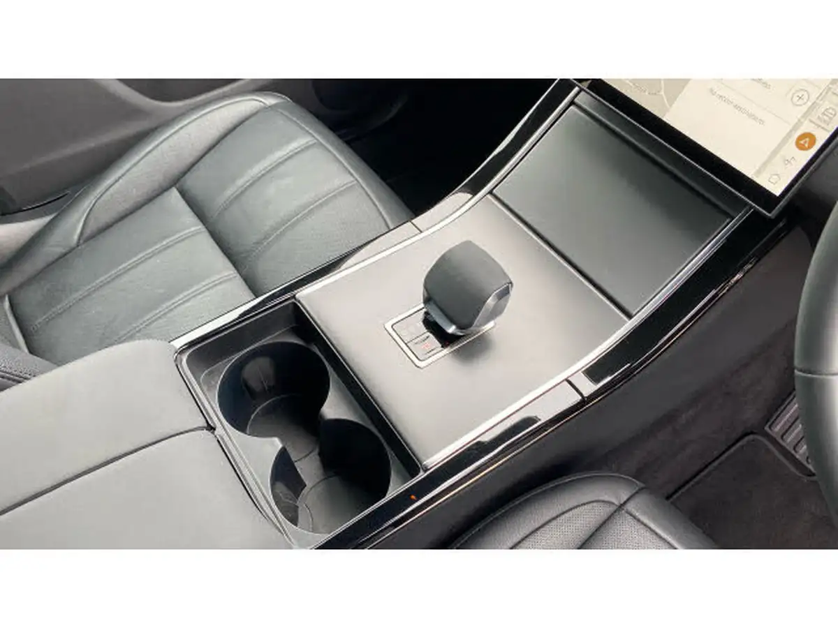 2024-land-rover-range-rover-evoque-15-p300e-dynamic-se-big-12