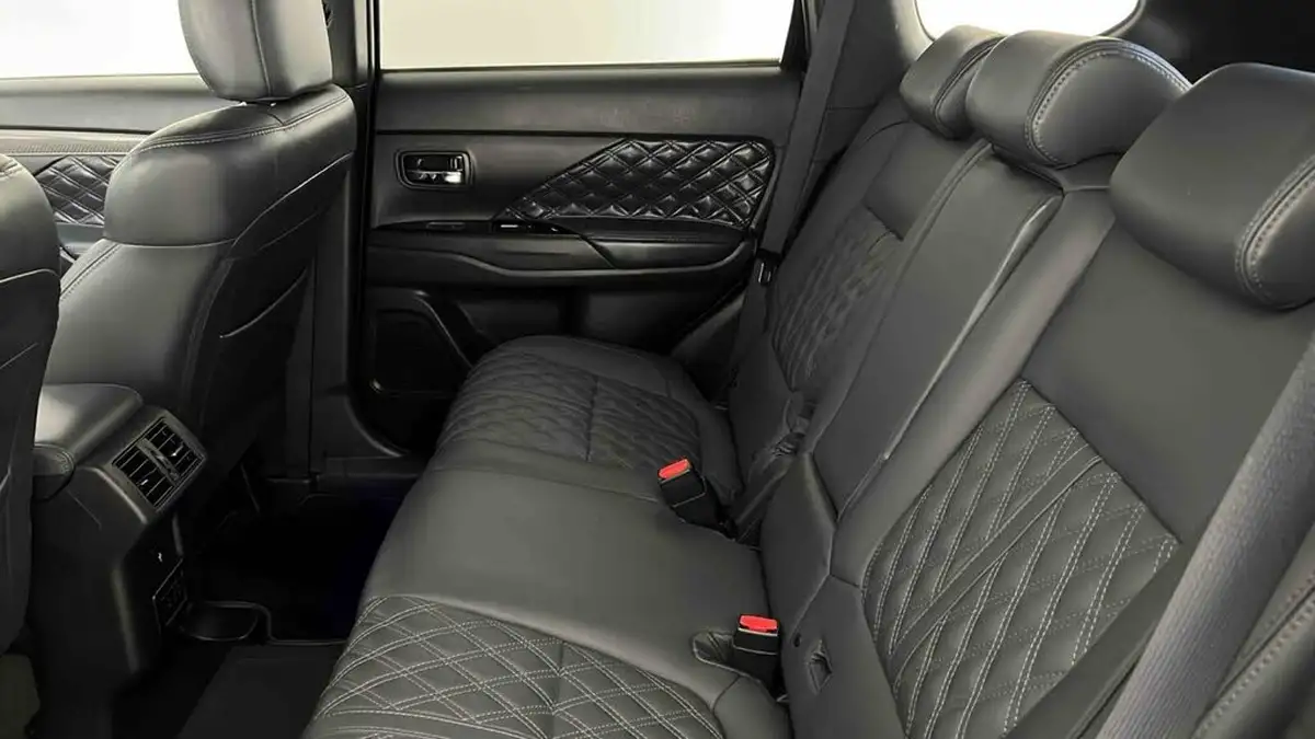 2019-mitsubishi-outlander-24-5hs-phev-big-11