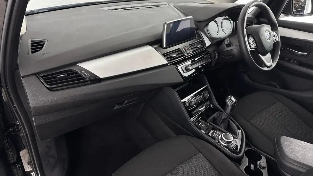 2019-bmw-2-series-15td-216d-se-active-big-9