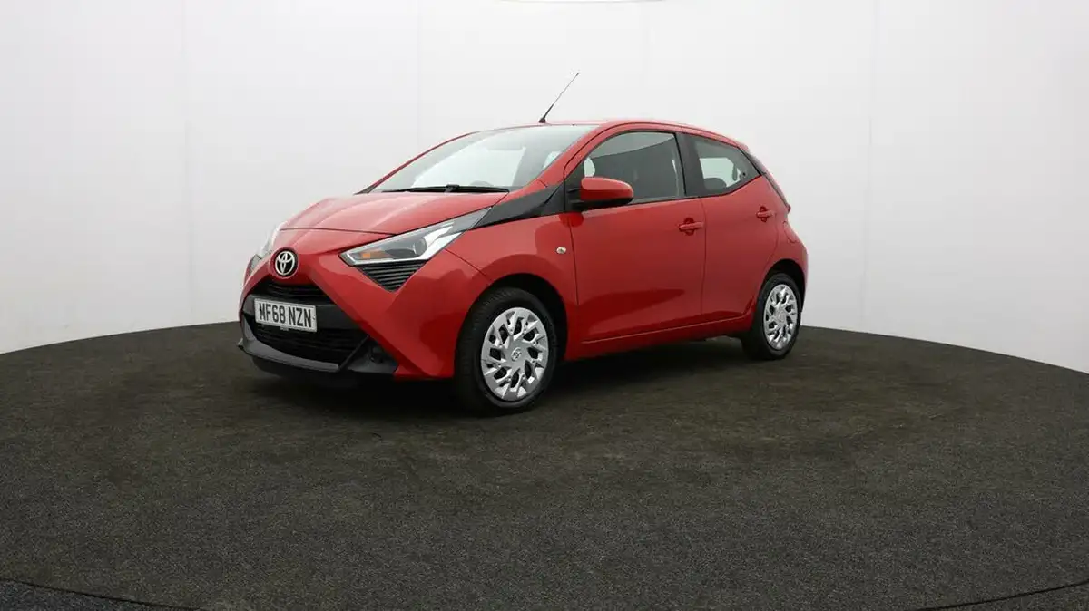 2018-toyota-aygo-10-vvt-i-x-play-71bhp-5d-big-54