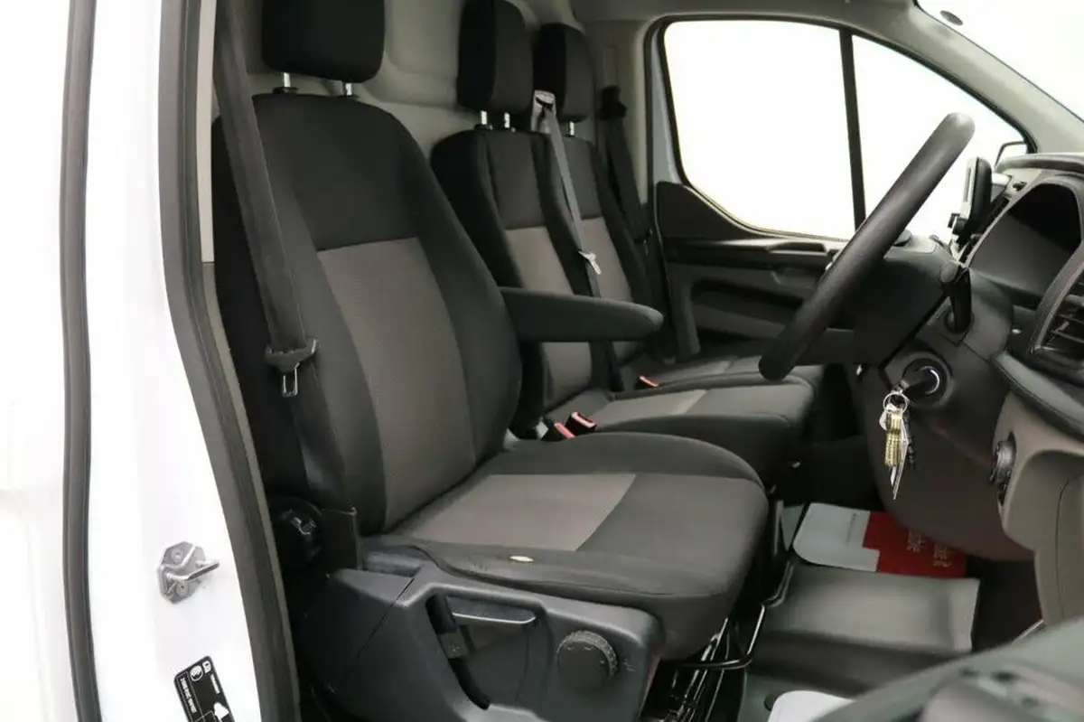 2020-ford-transit-custom-20tdci-280-l1h1-leader-105pseu6dt-panel-van-big-23