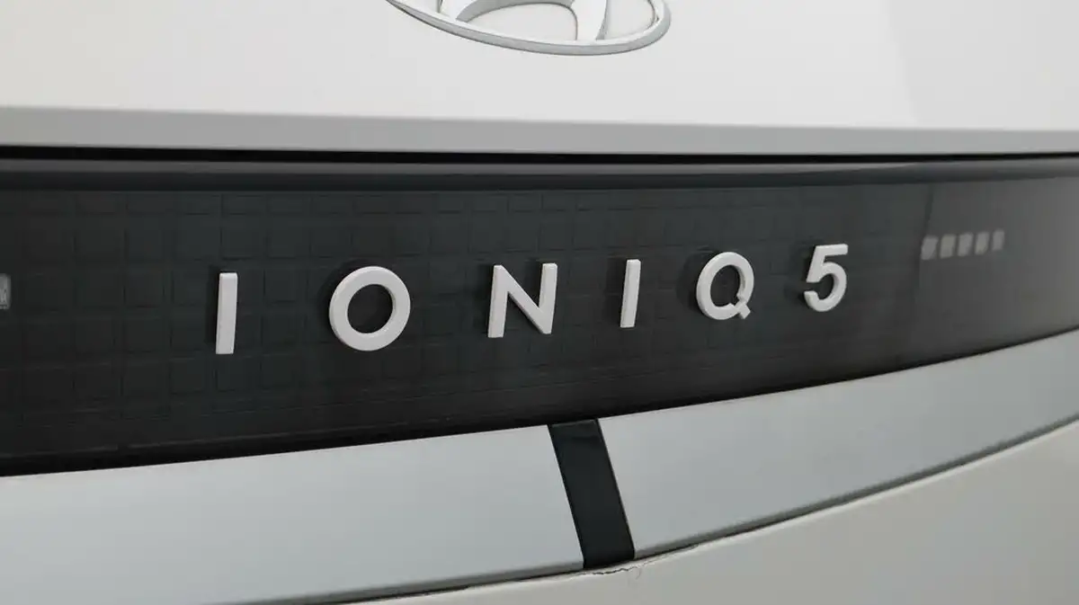 2022-hyundai-ioniq-5-e-se-connect-big-20