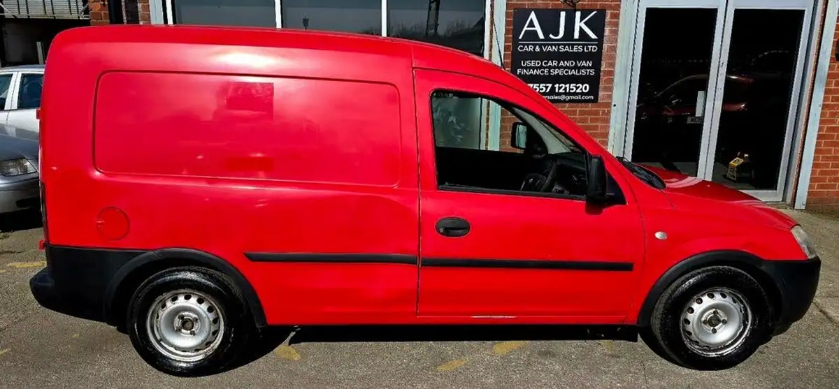 2010-vauxhall-combo-13td-1700-panel-big-6