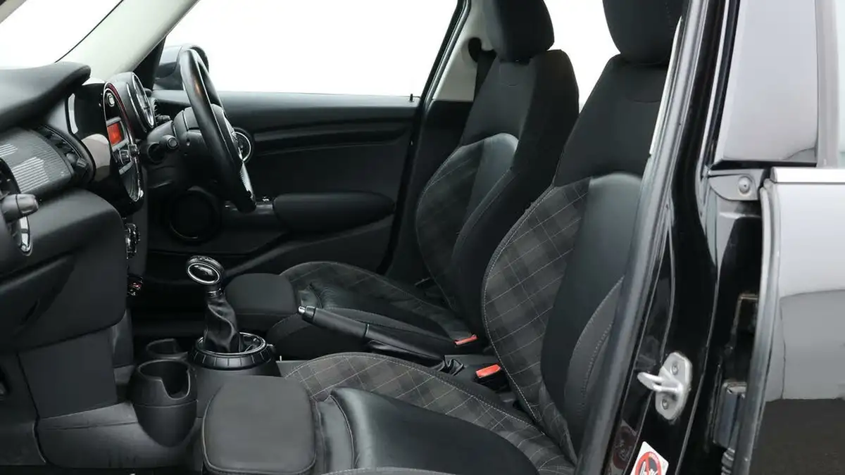 2017-mini-cooper-15-cooper-ss-hatchback-5d-auto-big-14