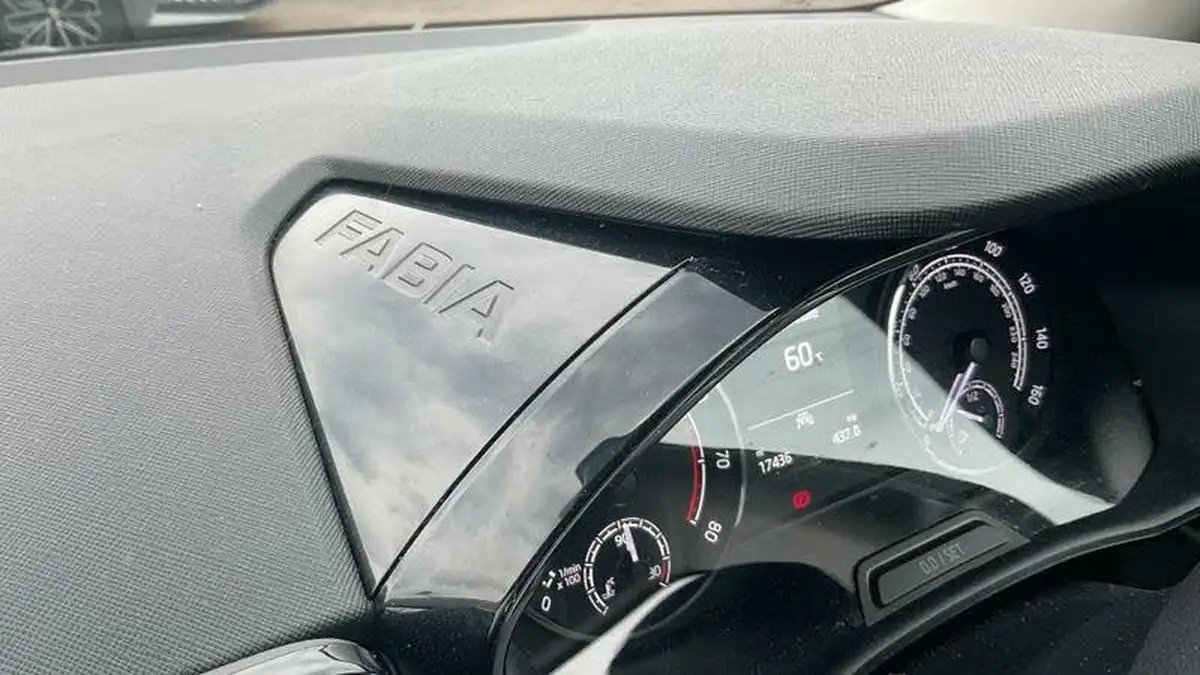 2022-skoda-fabia-10-tsi-se-l-110ps-hatchback-big-23