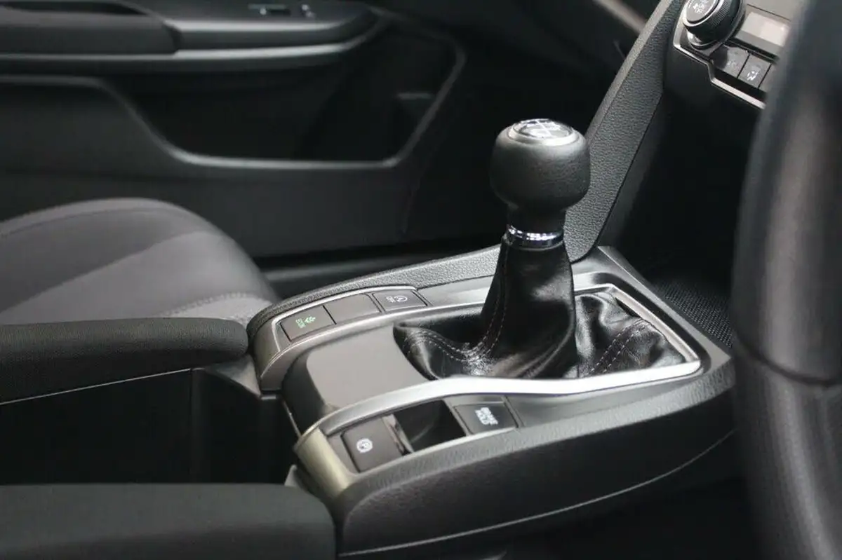 2020-honda-civic-10-vtec-turbo-se-hatchback-5d-big-43