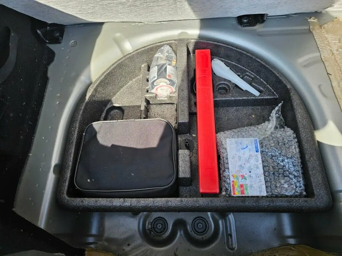 2013-ford-fiesta-10-titanium-100ps-ecoboost-ss-5d-big-31