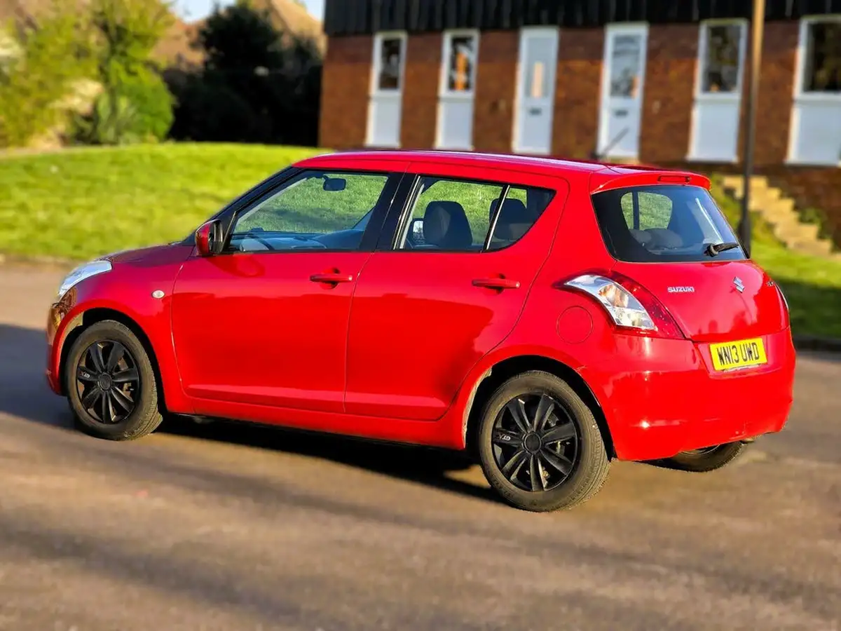 2013-suzuki-swift-12-sz2-5d-big-12