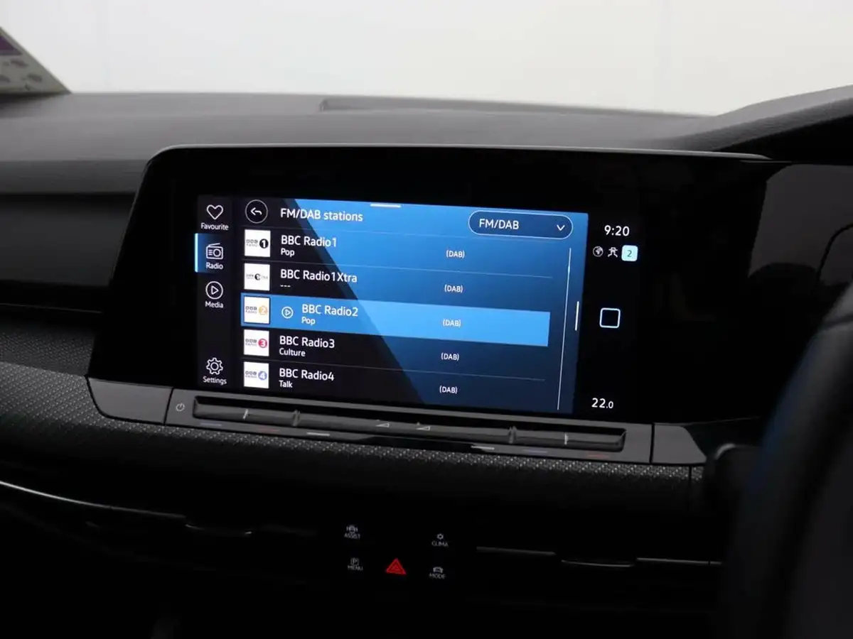 2022-volkswagen-golf-15-tsi-r-line-130ps-hatchback-big-16