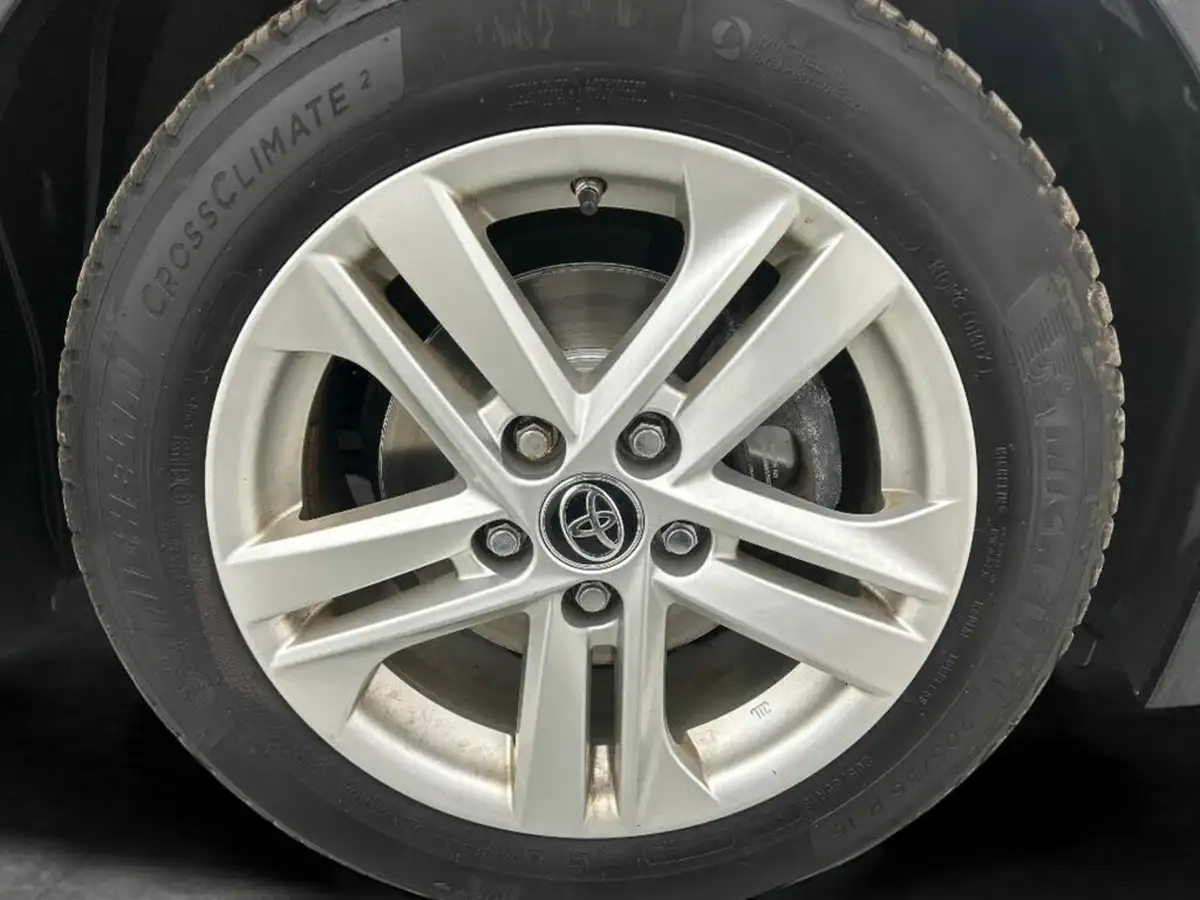 2021-toyota-corolla-18-vvt-i-icon-tech-spare-wheel-touring-sports-5d-big-9
