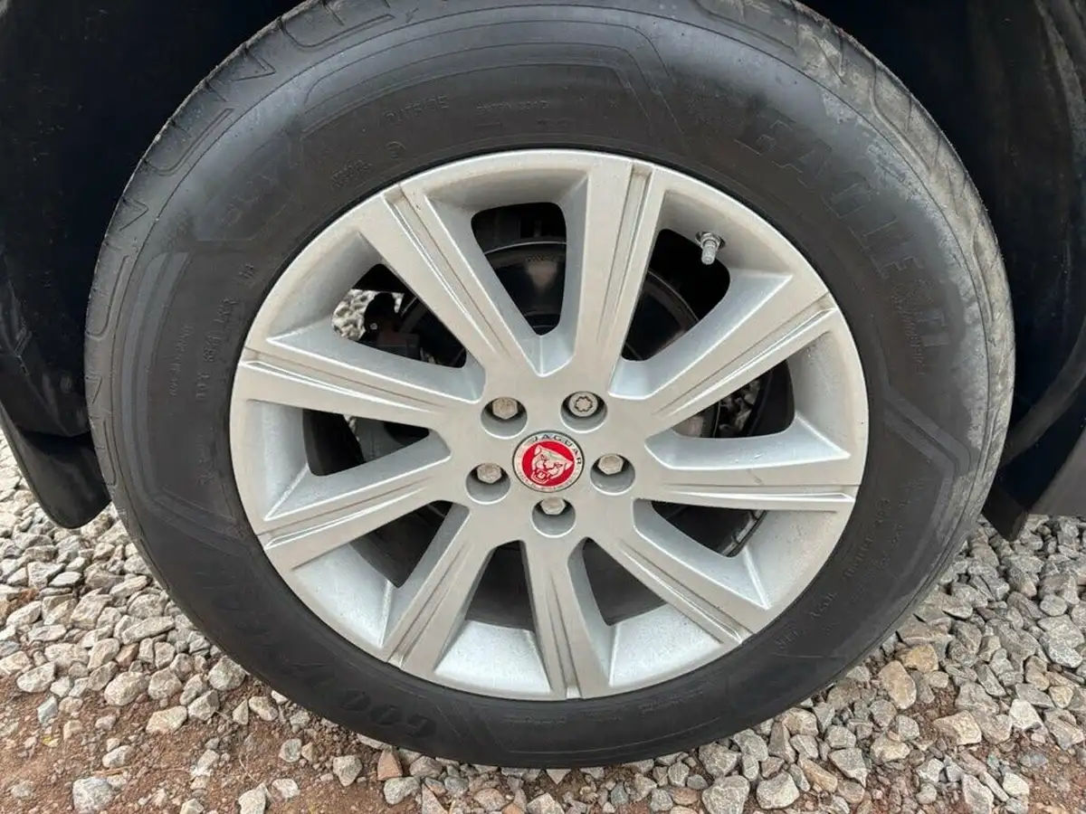 2018-jaguar-e-pace-20-i4d-s-awd-auto-big-9