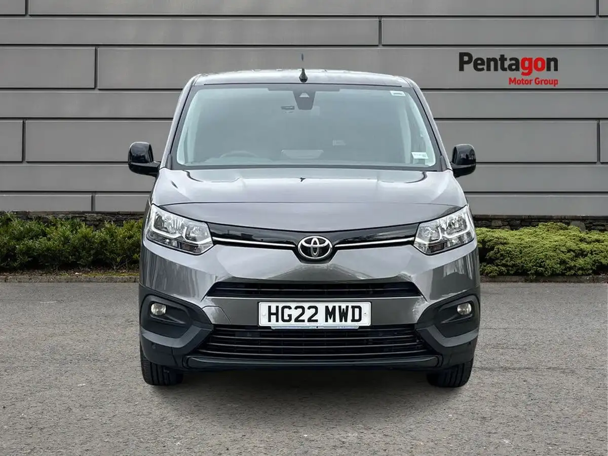 2022-toyota-proace-city-15d-icon-l2-big-12