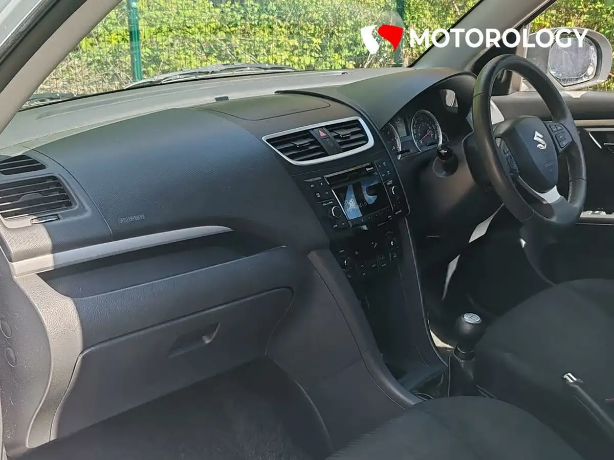 2013-suzuki-swift-12-sz4-93bhp-5d-big-7
