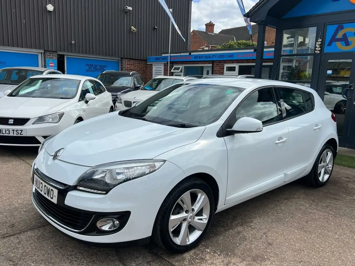 2013-renault-megane-16-dynamique-tom-tom-16v-110bhp-hatchback-5d-big-13