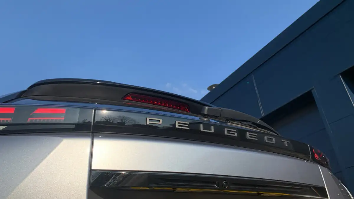 2024-peugeot-2008-suv-12-puretech-gt-130ps-eat8-big-25