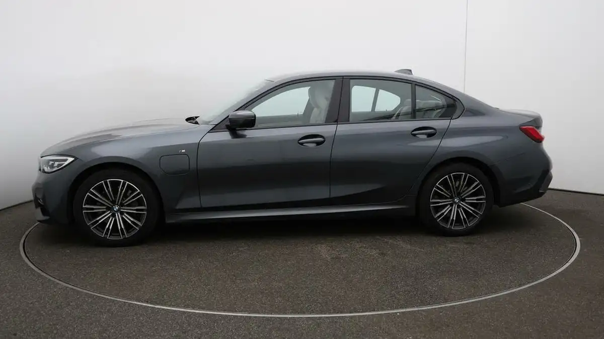 2020-bmw-3-series-20-330e-m-sport-saloon-4d-big-4