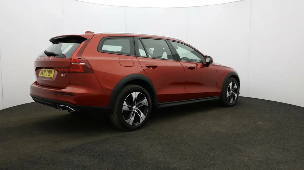 2021-volvo-v60-20td-b4-cross-country-big-52