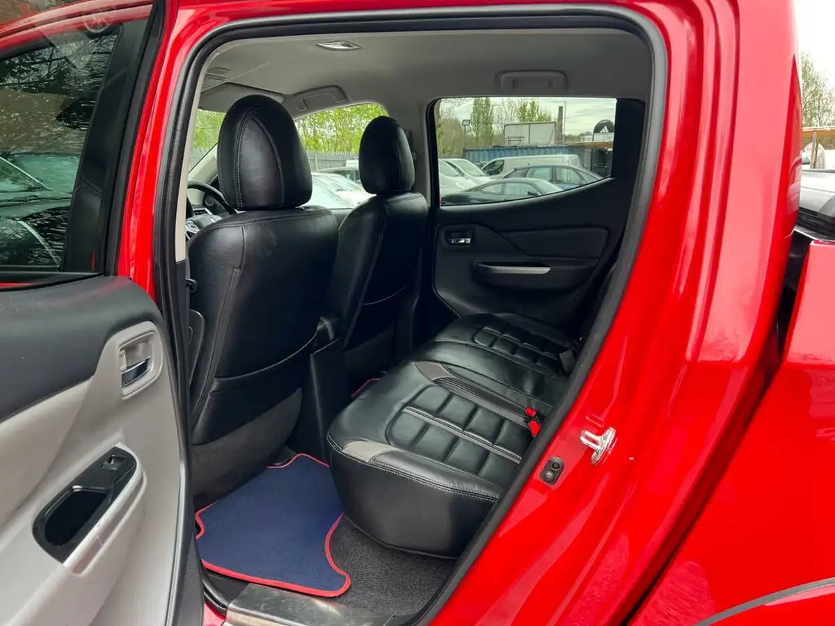 2018-mitsubishi-l200-24di-d-barbarian-sda-auto-big-34