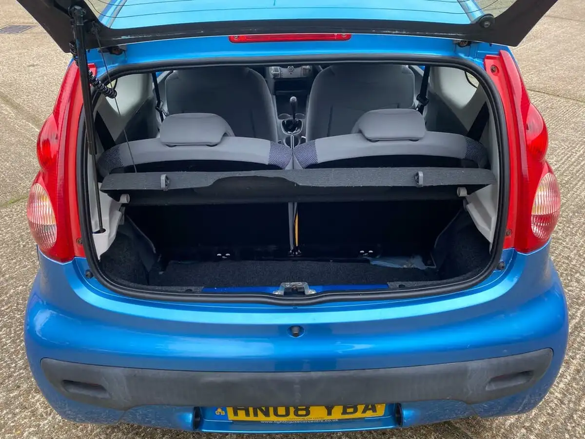 2008-peugeot-107-10-urban-3d-big-43