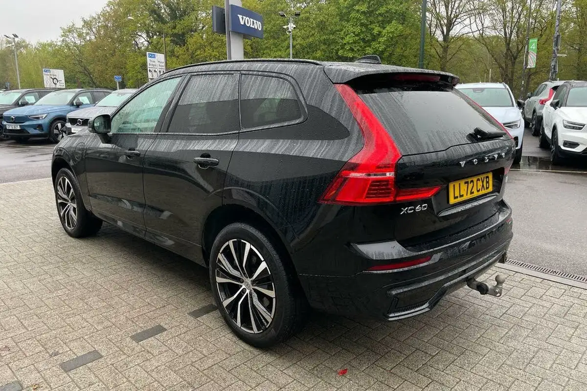 2023-volvo-xc60-20-t8-ultimate-dark-big-8
