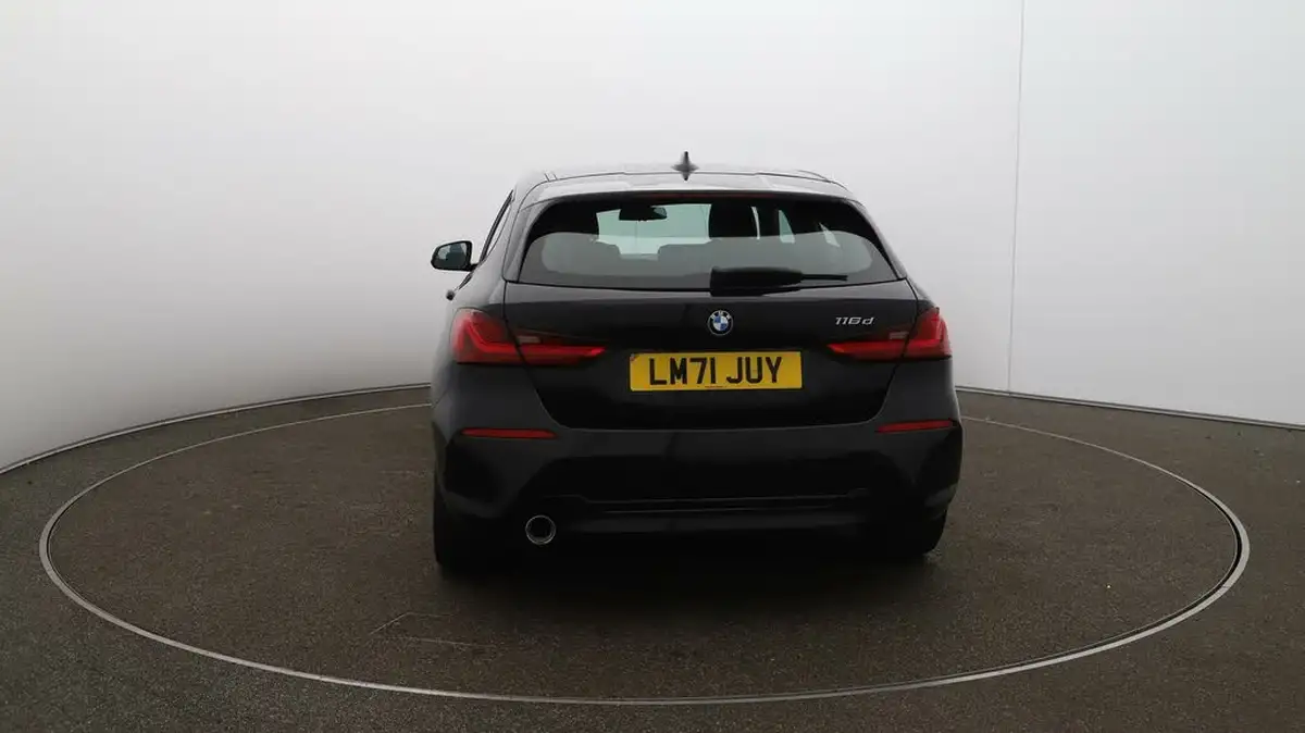 2022-bmw-1-series-15td-116d-sport-dct-big-6