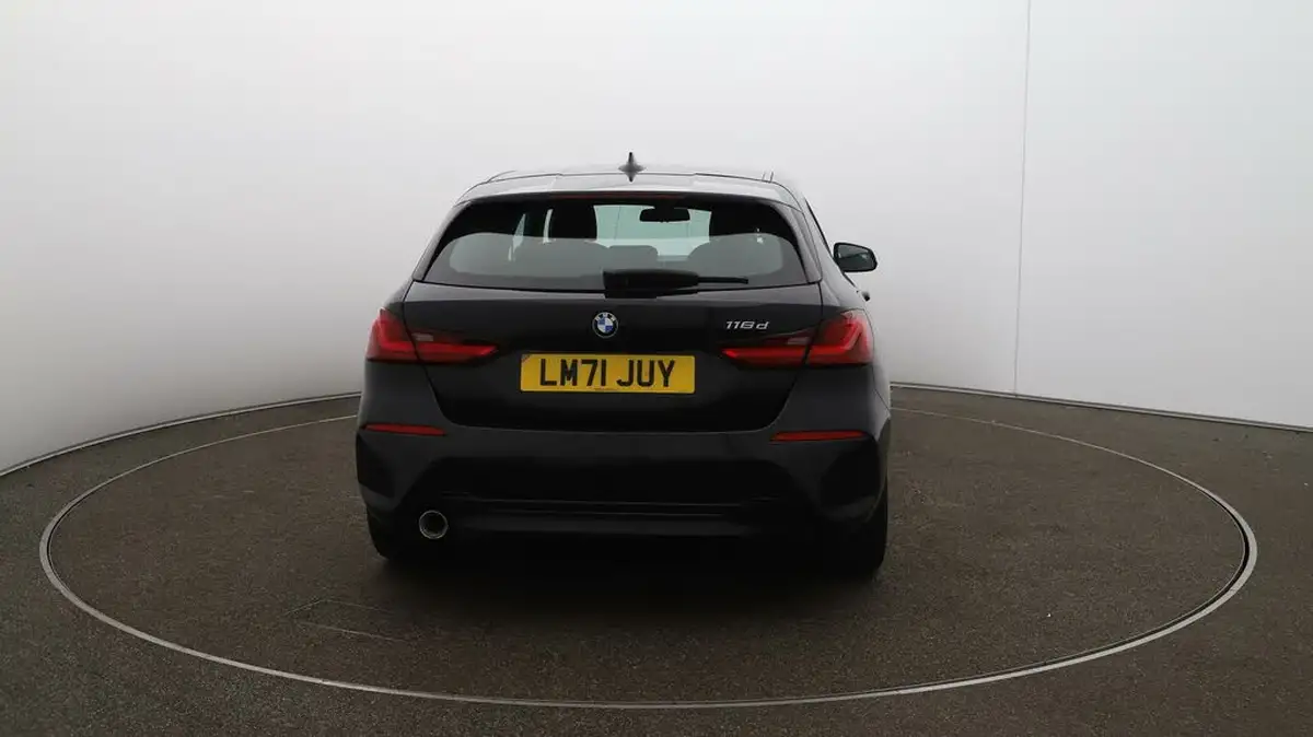 2022-bmw-1-series-15td-116d-sport-dct-big-48