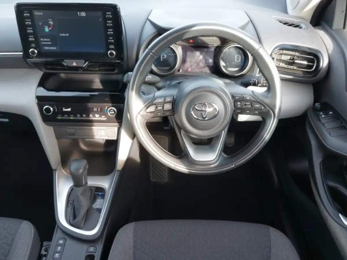 2021-toyota-yaris-cross-15-vvt-i-icon-big-6