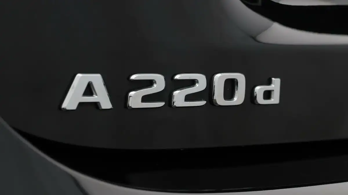2020-mercedes-benz-a-class-20d-a220d-amg-line-hatchback-5d-big-20