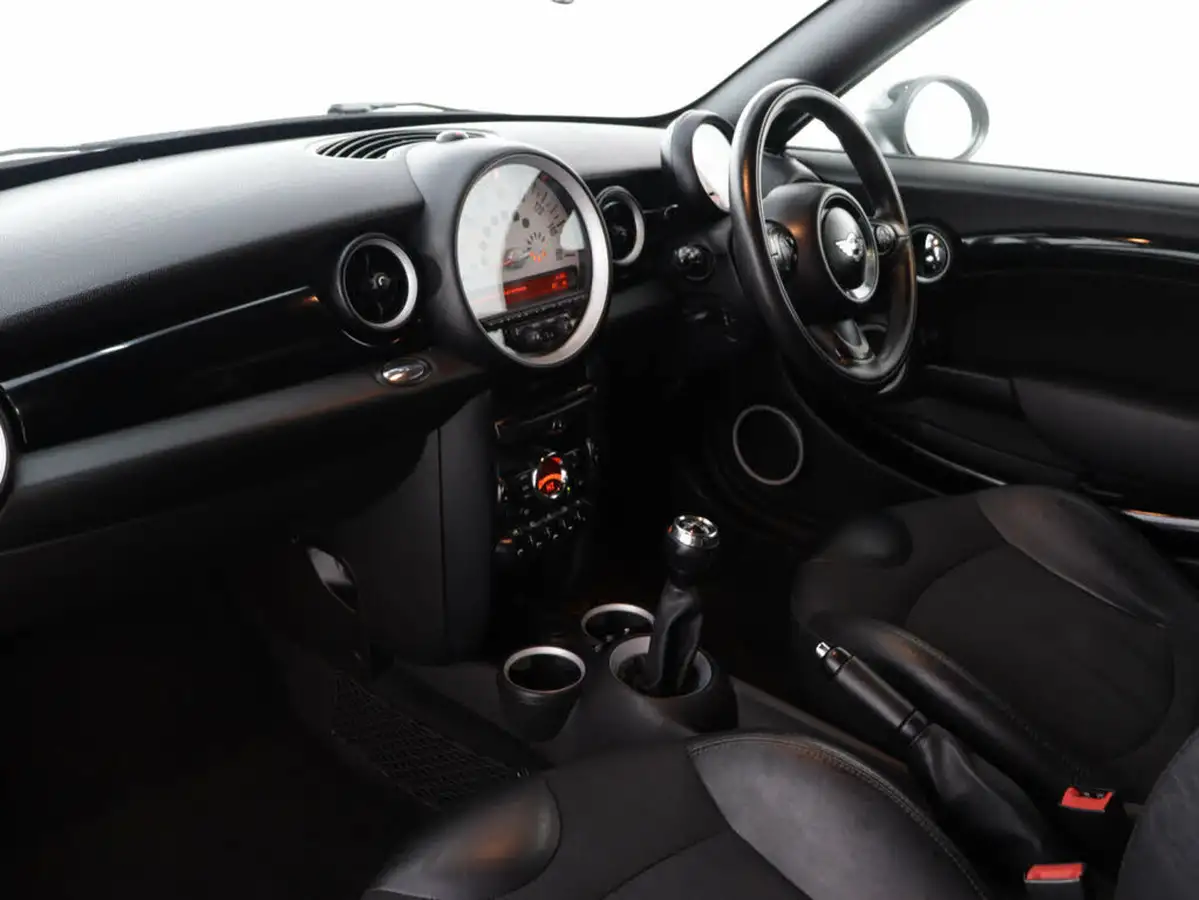 2012-mini-cooper-16-cooper-122bhp-coupe-3d-big-33