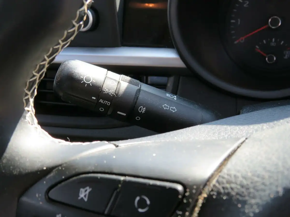 2020-kia-picanto-125-2-big-20