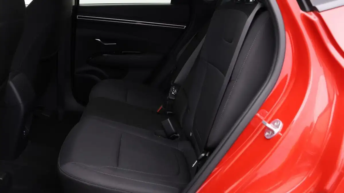 2022-hyundai-tucson-16-t-gdi-se-connect-150ps-big-15