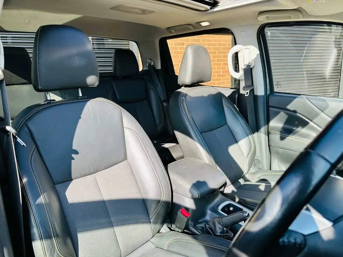 2019-nissan-navara-23dci-tt-n-guard-8-navileathersunroof-auto-big-11