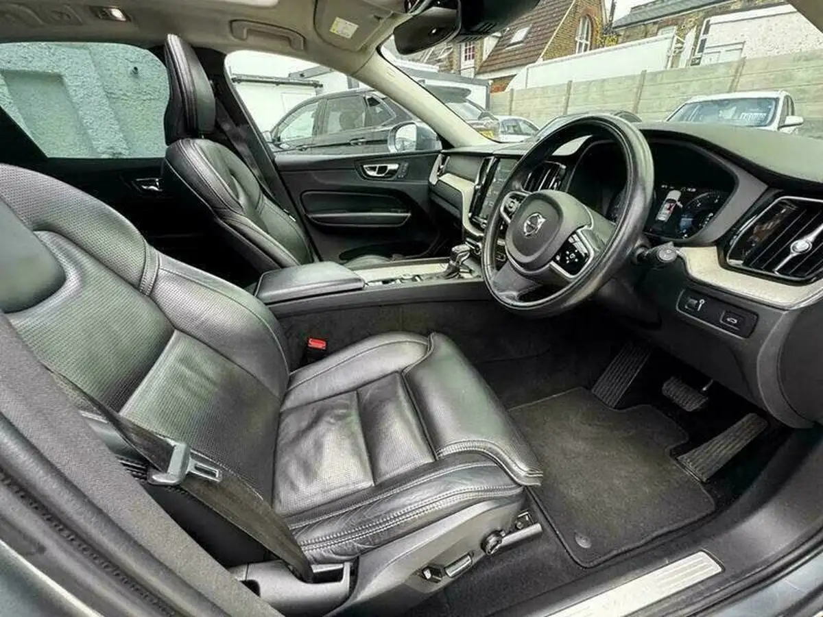 2018-volvo-xc60-20td-d4-inscription-pro-4x4-geartronic-big-47