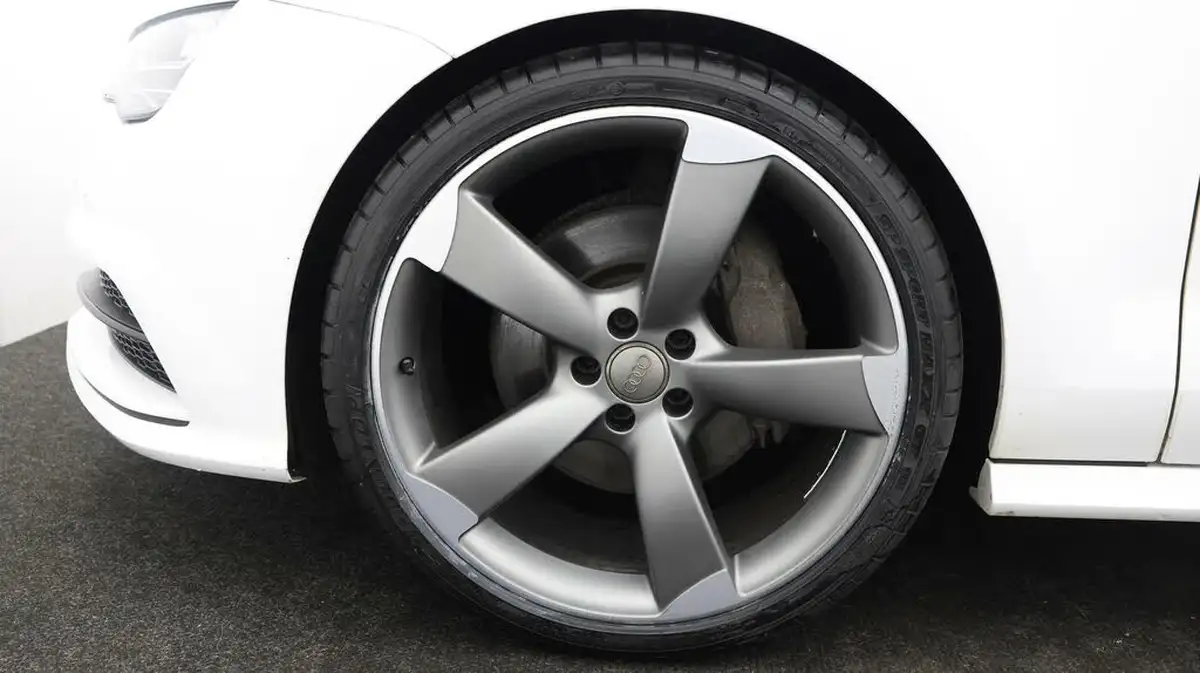 2017-audi-a7-30tdi-quattro-s-line-272ps-big-17