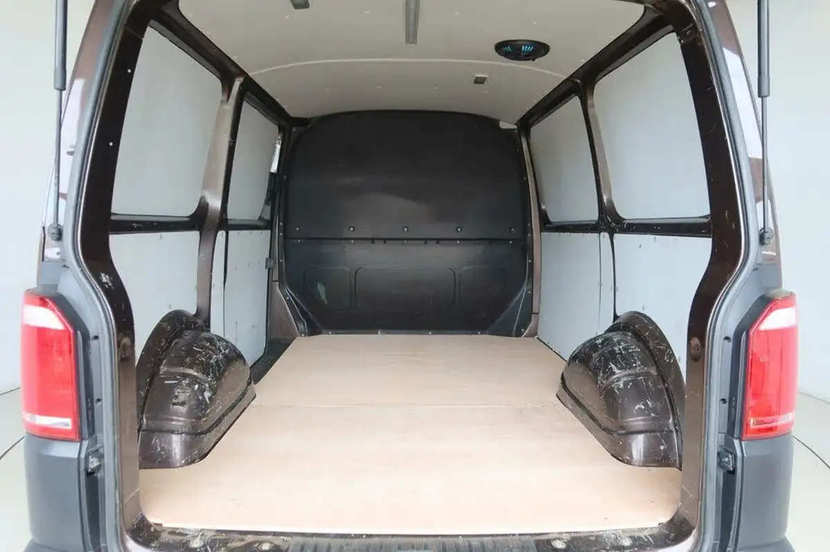 2019-volkswagen-transporter-20tdi-t32-startline-bmt-swb-150pseu6-panel-van-big-6