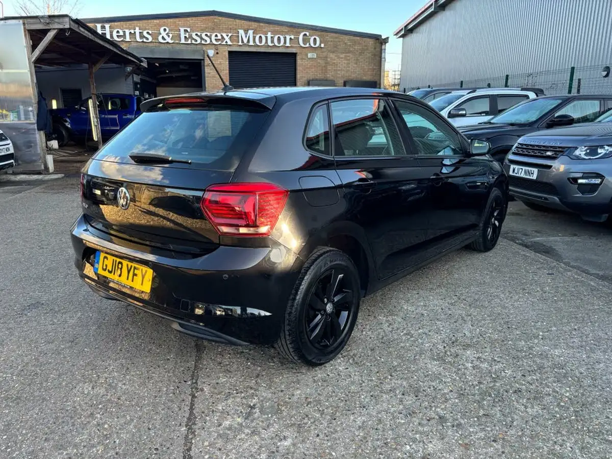 2018-volkswagen-polo-10-tsi-se-big-9