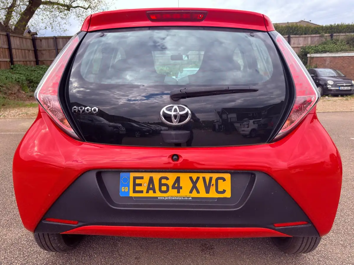 2015-toyota-aygo-10-vvt-i-x-play-5d-big-7