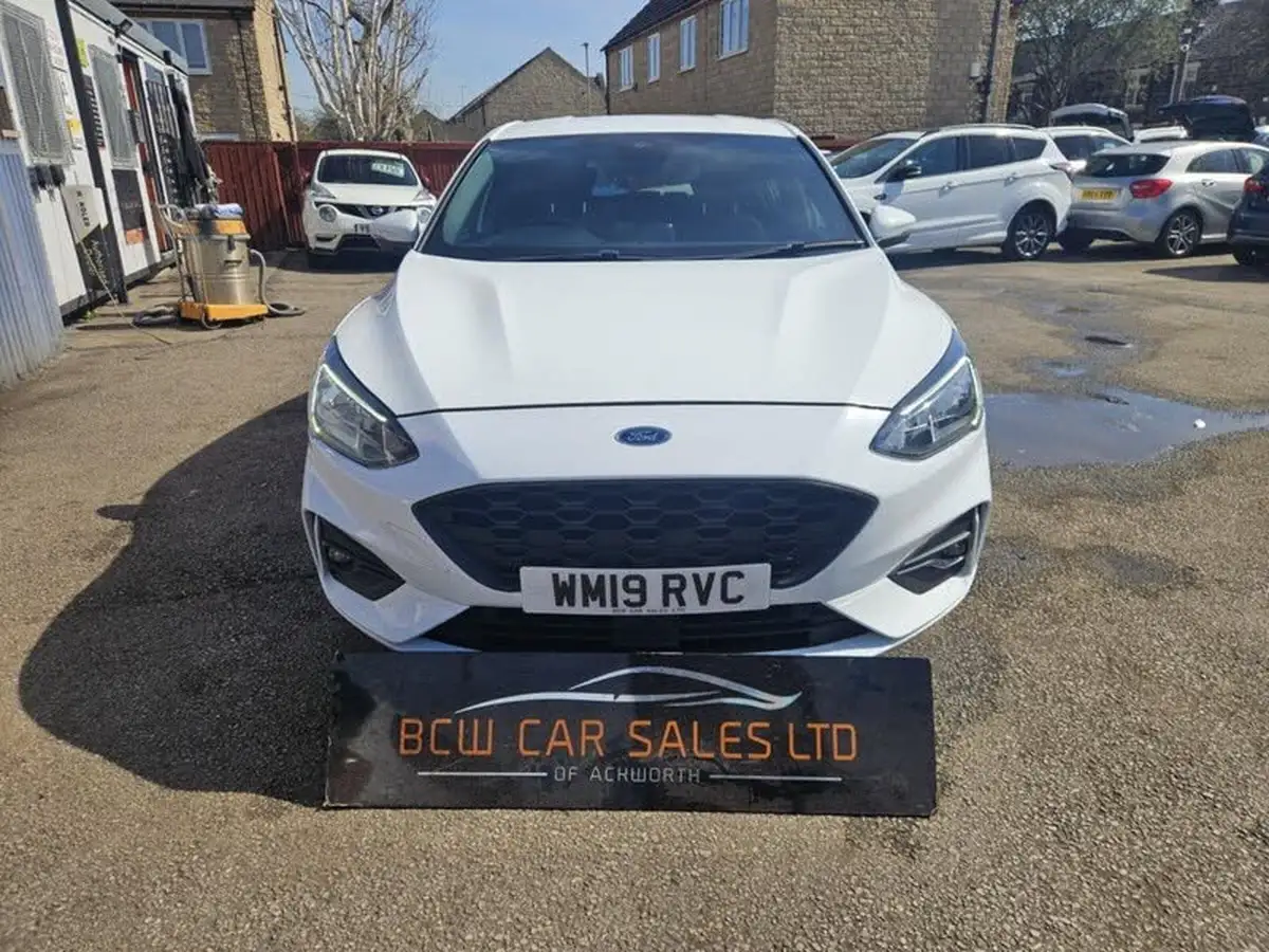 2019-ford-focus-10t-st-line-hatchback-auto-big-3